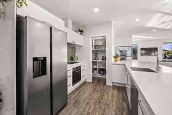 13 Geoff Geering Drive, Netherby