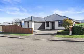 13 Geoff Geering Drive, Netherby