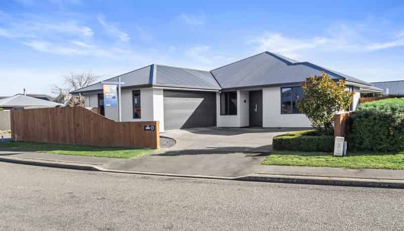 13 Geoff Geering Drive, Netherby