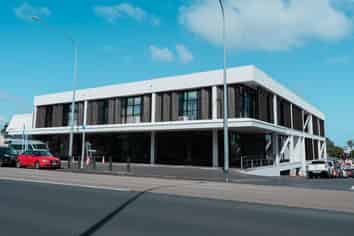 Large Ground Floor Suite