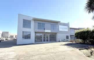 Tidy road front industrial with showroom appeal