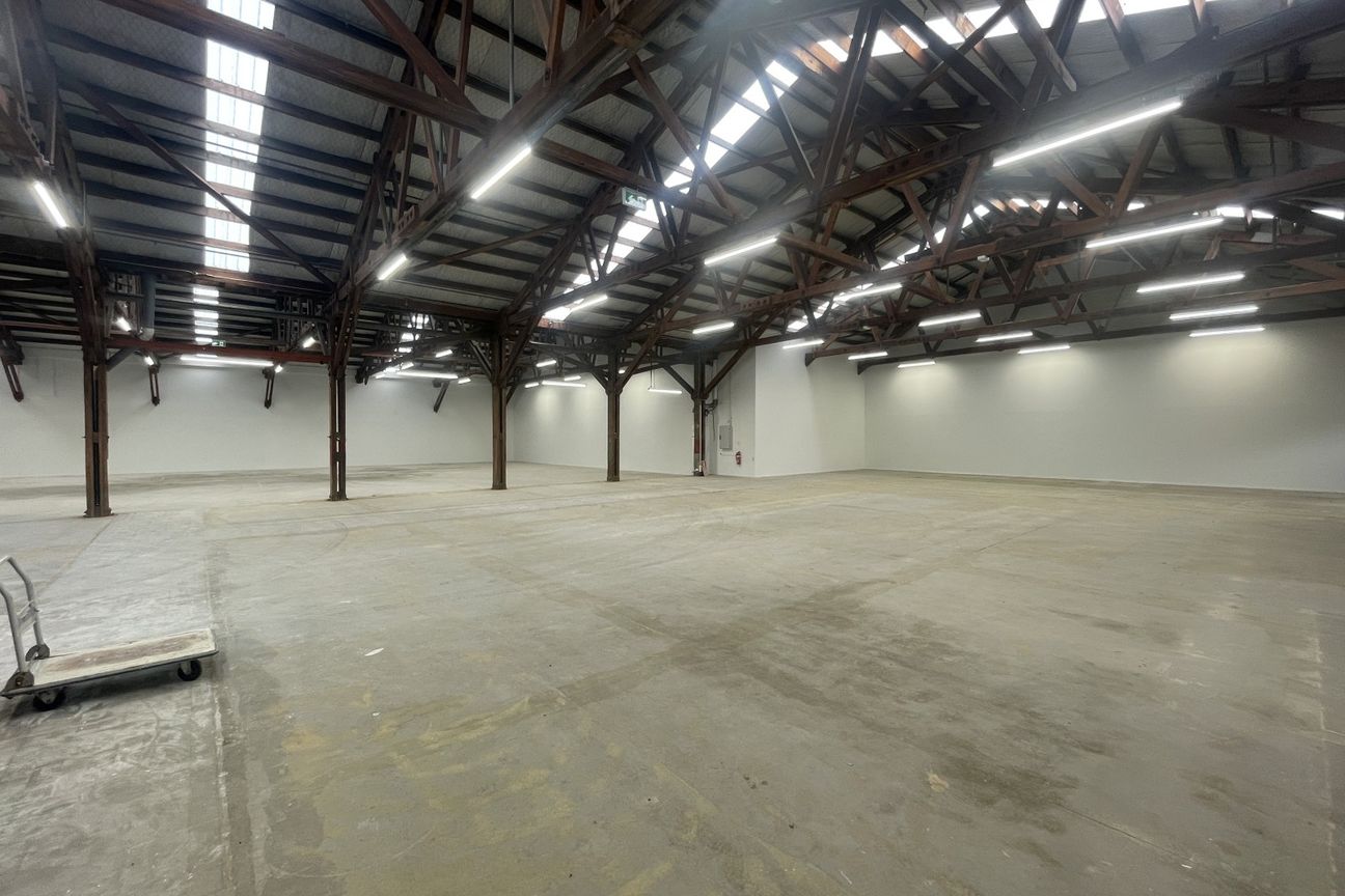 High Profile Warehouse & Secure Yard - Bild 4