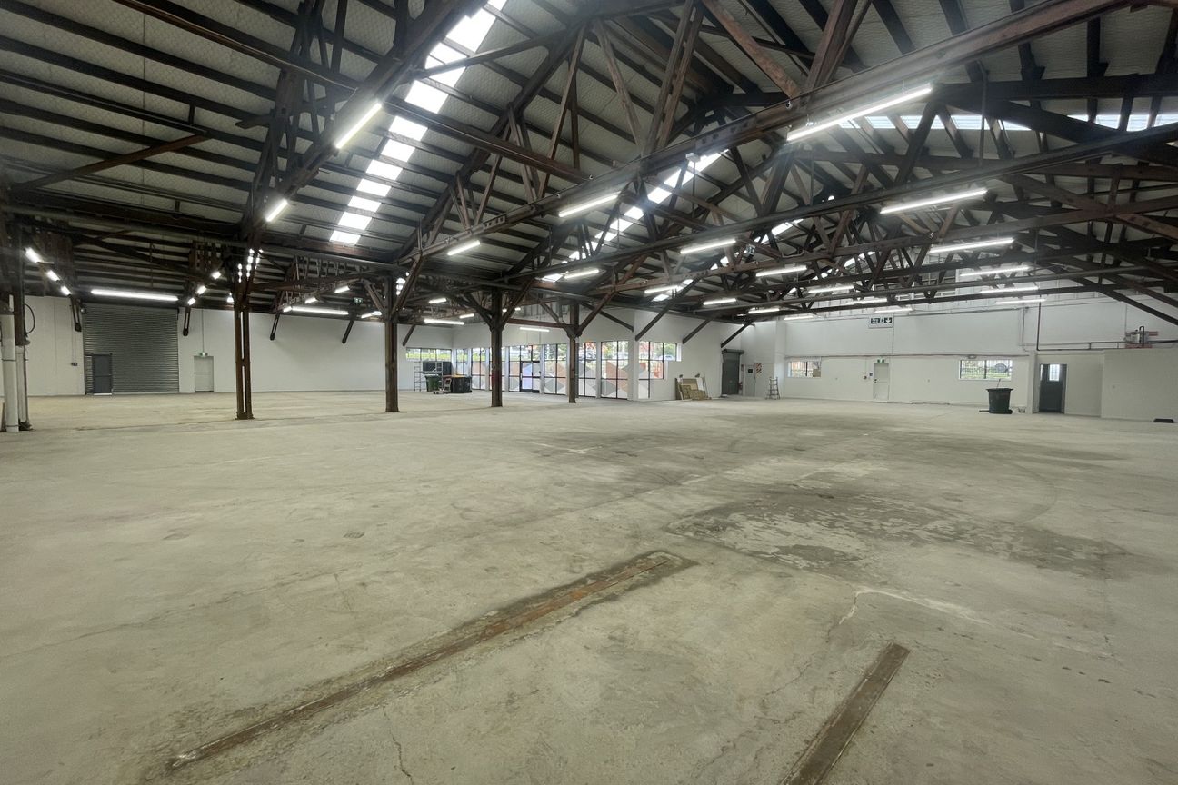 High Profile Warehouse & Secure Yard - Bild 2