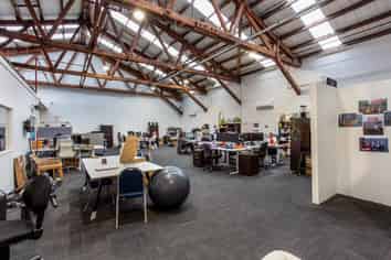 High Profile Warehouse + Showroom + Yard Combo