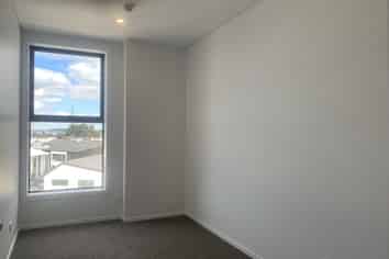 207/4 Rauroa Lane, Hobsonville