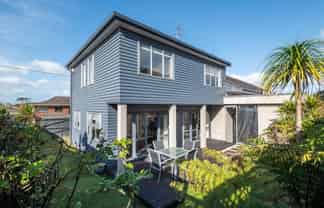2/81 Francis Street, Hauraki