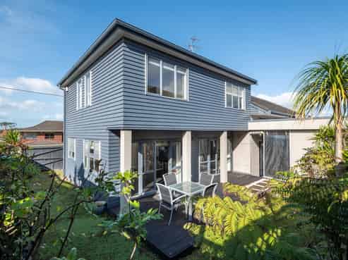 2/81 Francis Street, Hauraki