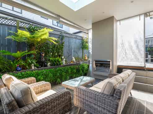 2/81 Francis Street, Hauraki