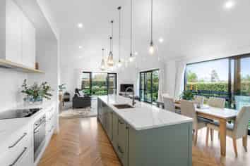 16 Benjamin Place, Clevedon