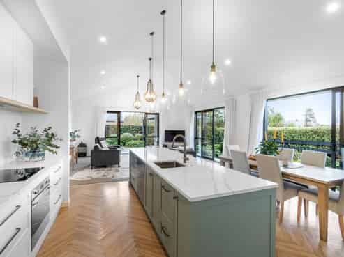 16 Benjamin Place, Clevedon