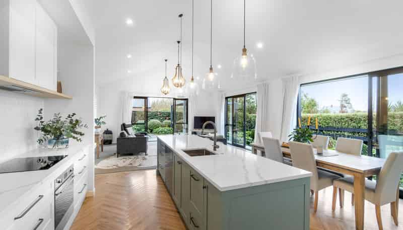 16 Benjamin Place, Clevedon