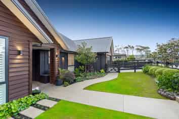 16 Benjamin Place, Clevedon
