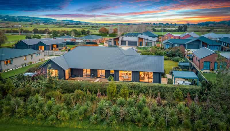 16 Benjamin Place, Clevedon