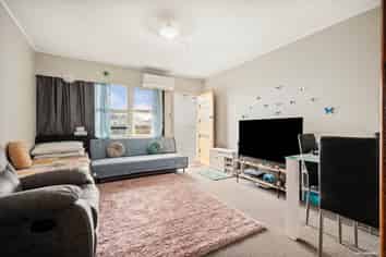 2/243A St George Street, Papatoetoe
