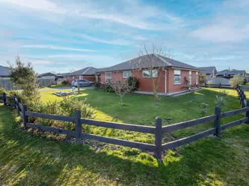 14 Cherry Avenue, Darfield