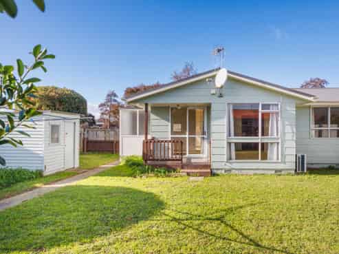 18 Amberley Avenue, Westbrook