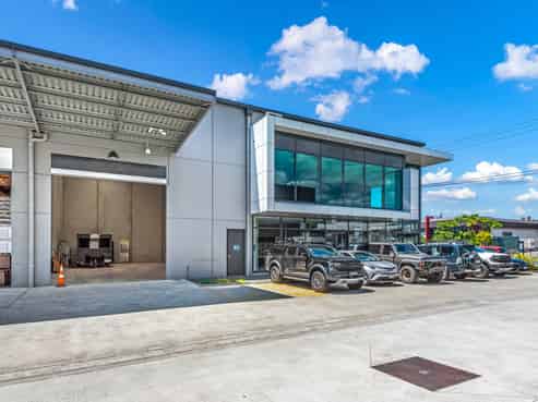 Stunning Road Front Warehouse