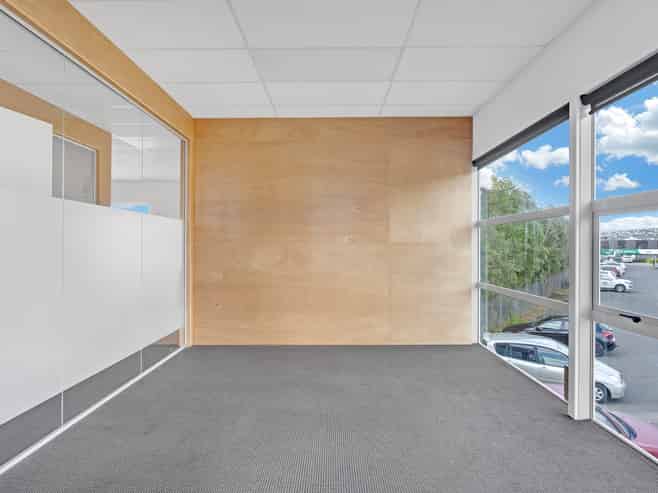 Professional office for lease – 127sqm