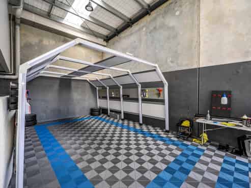 MODERN HIGH-STUD WAREHOUSE IN PRIME LOCATION
