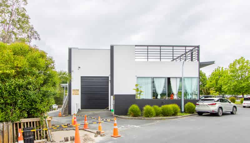 Warehouse/200 Dairy Flat Highway, Albany