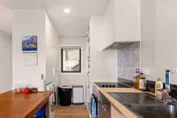 4F/11 Newtown Ave, Newtown