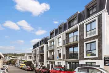 4F/11 Newtown Ave, Newtown