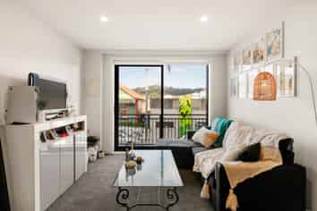 4F/11 Newtown Ave, Newtown