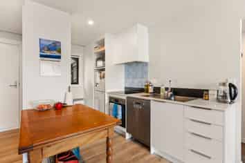 4F/11 Newtown Ave, Newtown