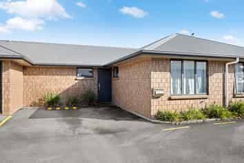 7/102 Old Farm Road, Hamilton East