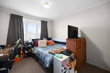 7/102 Old Farm Road, Hamilton East