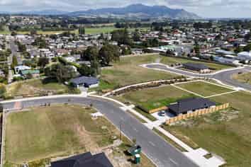 19, 21, 23 Kahikatea Drive, East Gore