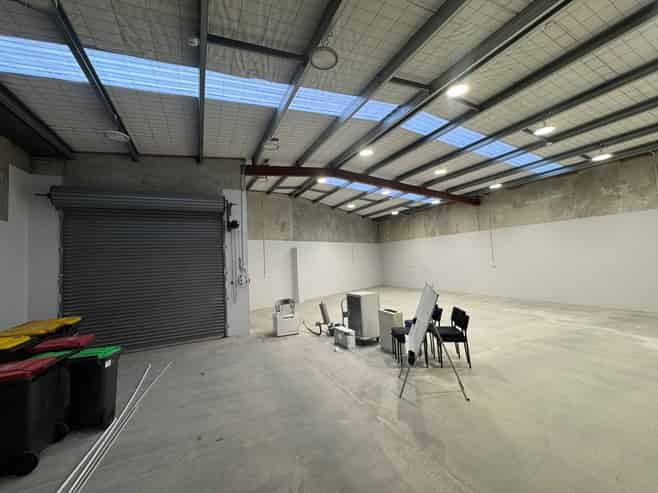 Warehouse and Office with Profile