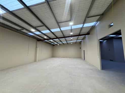 Warehouse and Office with Profile