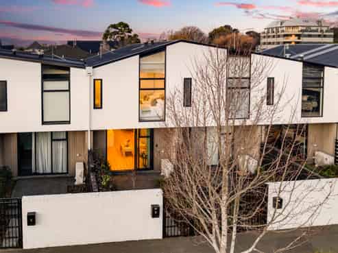 2B Cheltenham Street, Merivale