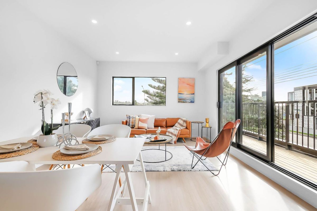 $700Ks: 3-Beds + Garage & 65" TV ! – pohled 2
