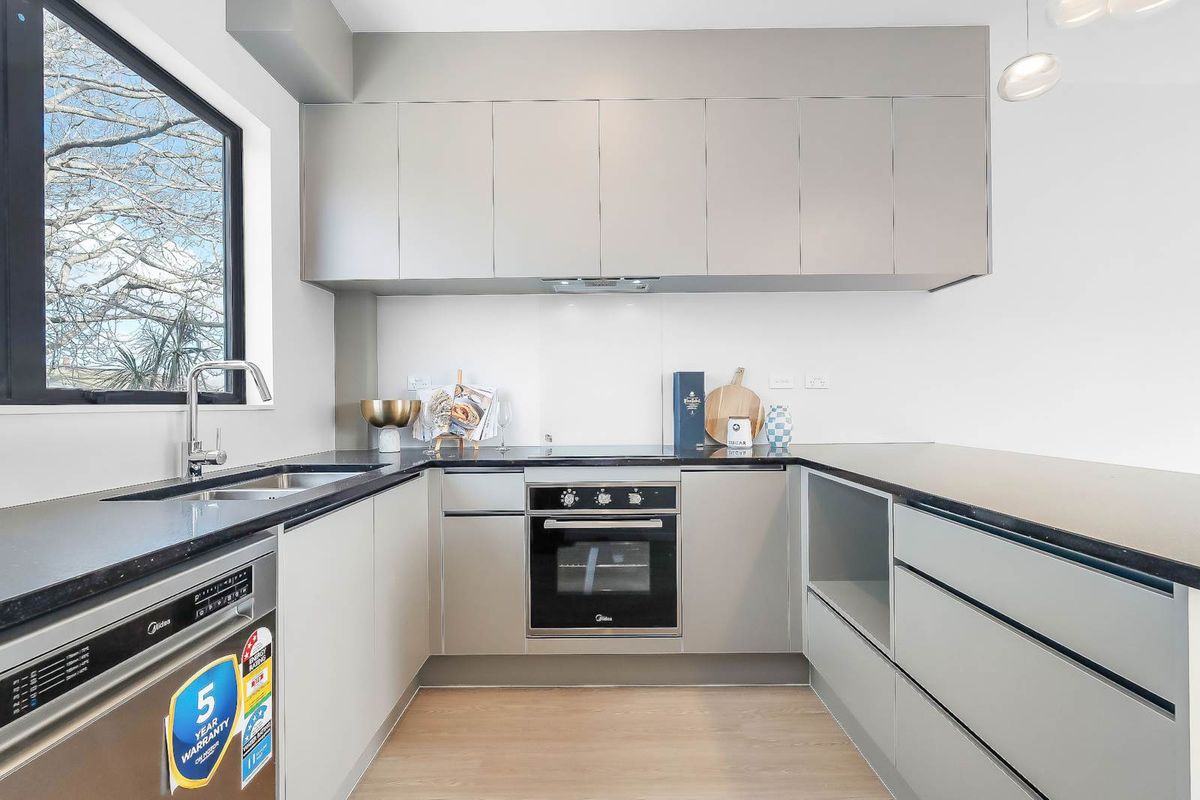 $700Ks: 3-Beds + Garage & 65" TV ! – pohled 4