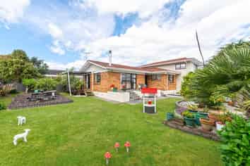 208 Edmonton road , Te Atatu South