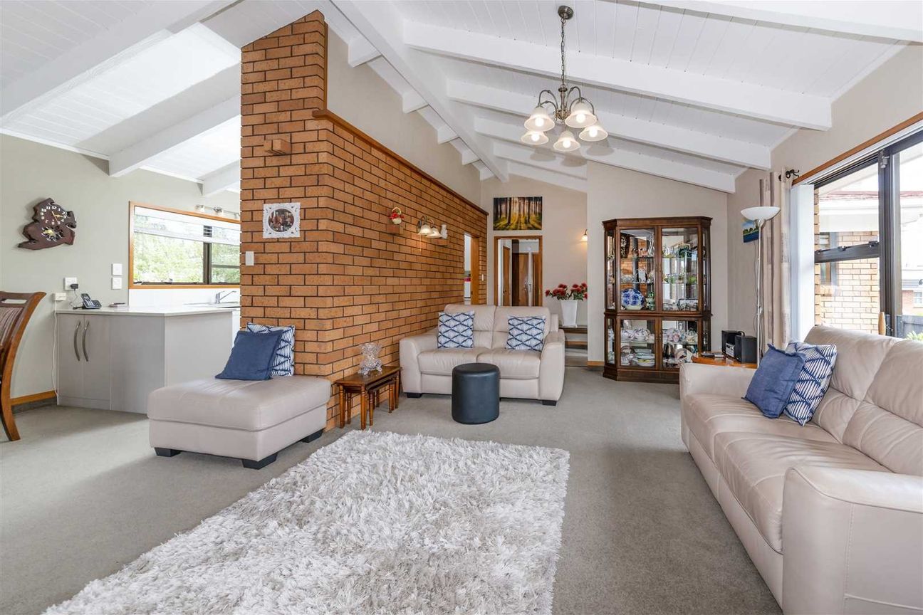 3 Bedrooms in Te Atatu South - Vista 2