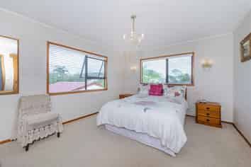 208 Edmonton road , Te Atatu South