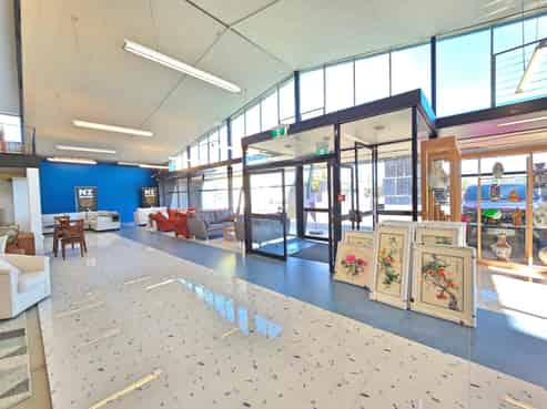 High-profile Dominion Road showroom