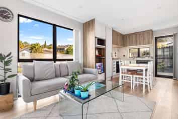 1B Tacitus Place, Totara Vale
