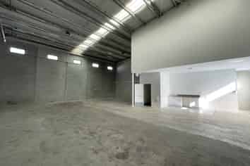 Compact Industrial Unit | AVAILABLE NOW