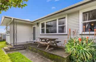 1 Dampier Ave, Awapuni
