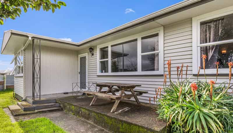 1 Dampier Ave, Awapuni