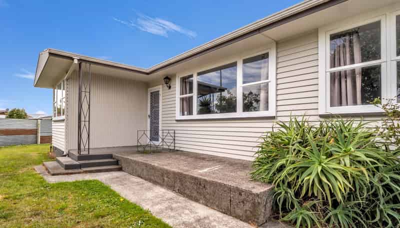 1 Dampier Ave, Awapuni