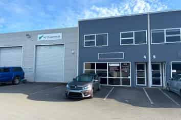 Modern Commercial Depot in Strandon