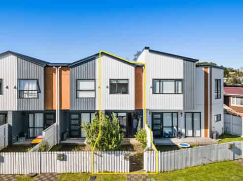 8/24 Tara Road, Henderson
