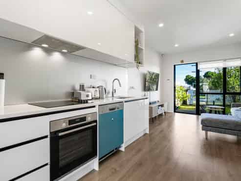 8/24 Tara Road, Henderson