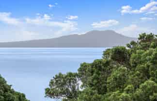 19/6 Beach Front Lane, Browns Bay