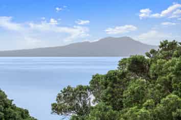 19/6 Beach Front Lane, Browns Bay